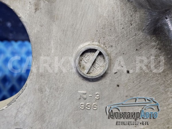 Кронштейн генератора лобовина двигателя Pajero 4 Mitsubishi i оригинальный номер MD370478