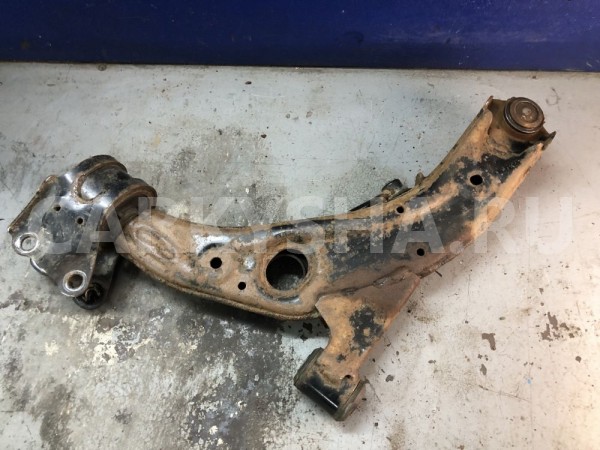 Рычаг передний правый нижний Мазда CX-7 Mazda 2 оригинальный номер EH4434300