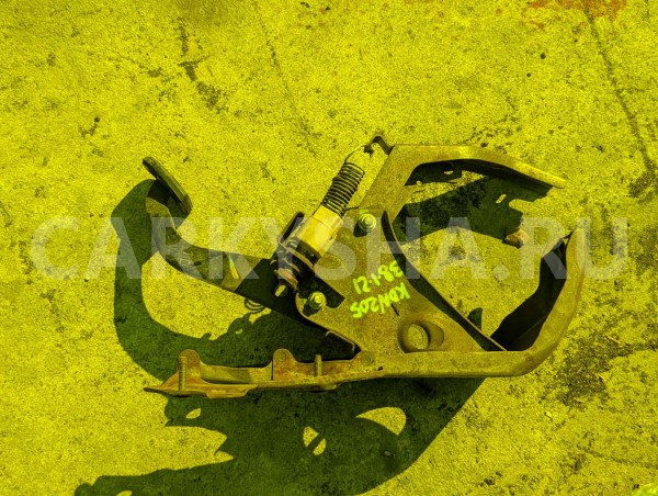 Педаль тормоза Toyota HiAce 