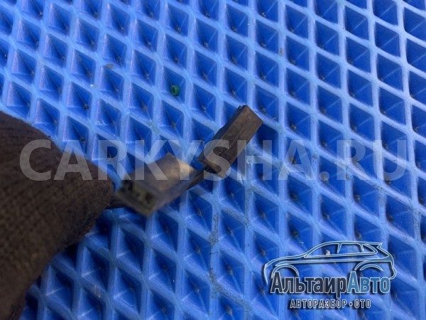 Антенна Land Rover Discovery 3 L319 2.7 2006 Land Rover Discovery оригинальный номер XUE000020D