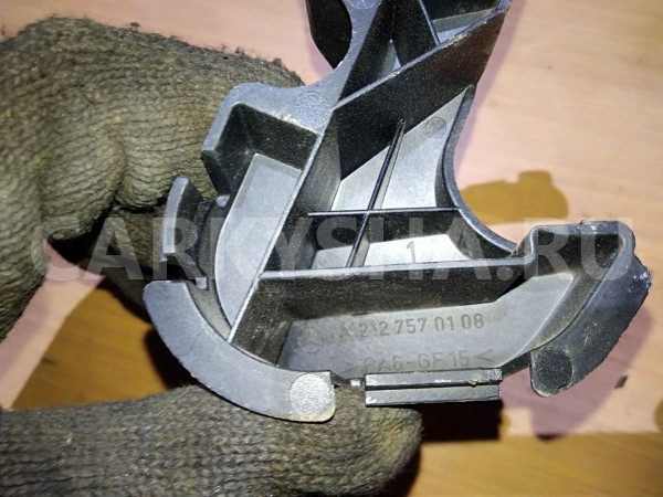 Кронштейн фонаря Mercedes-Benz E-класс W212/S212/C207/A207 рестайлинг (2013—2016) Mercedes-Benz E-klasse оригинальный номер a2127570108