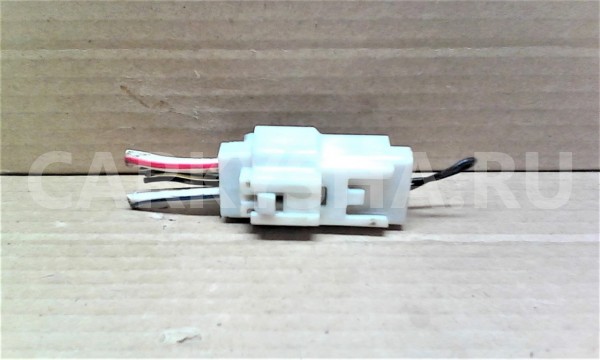 Разъем диагностический панельной проводки - Toyota HiAce минивэн оригинальный номер 821112N573