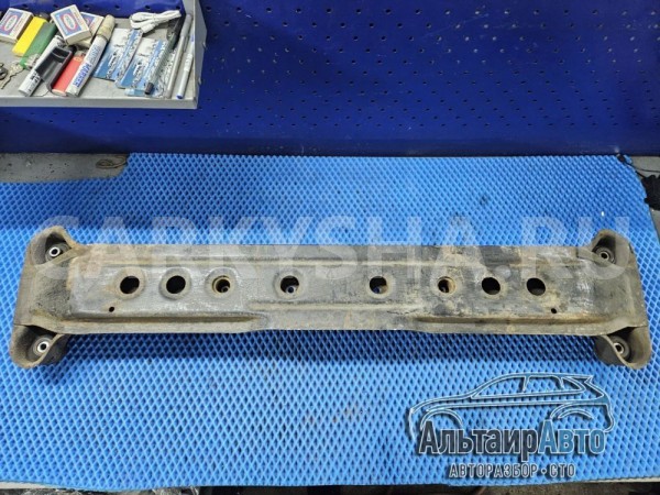 Балка под акпп Mitsubishi Pajero III V73W траверса Mitsubishi i оригинальный номер MN125541