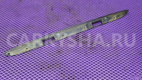 Накладка крышки багажника Mercedes-Benz W210 Mercedes-Benz E-klasse оригинальный номер 2107580038