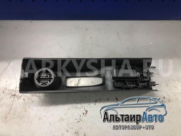 Центральная консоль Renault Logan стеклоподъемник Renault 15 оригинальный номер 8200739459