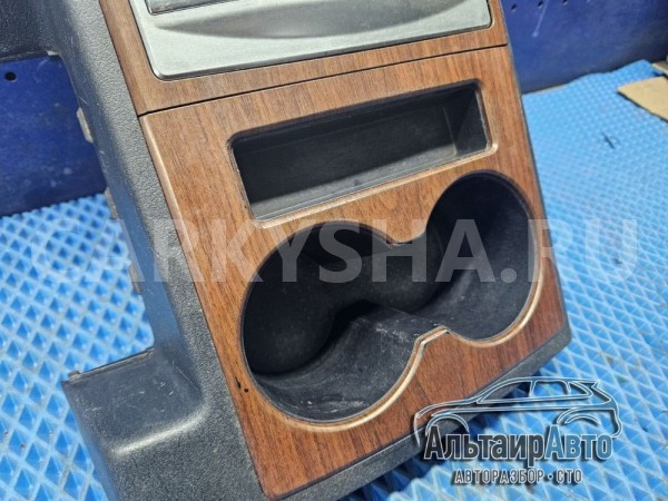 Консоль центральная Mitsubishi Pajero 4 тоннель Mitsubishi i оригинальный номер 8015A05601