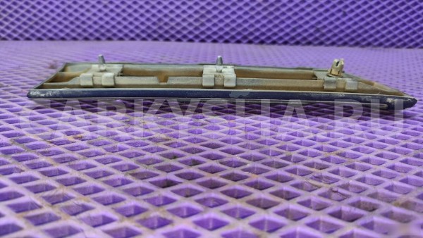 Накладка крыла правого Mercedes-Benz W210 Mercedes-Benz E-klasse оригинальный номер 2106901662