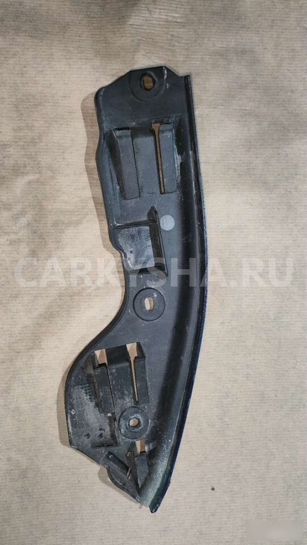 Кронштейн заднего бампера правый Туарег Volkswagen Touareg оригинальный номер 7L6807394B