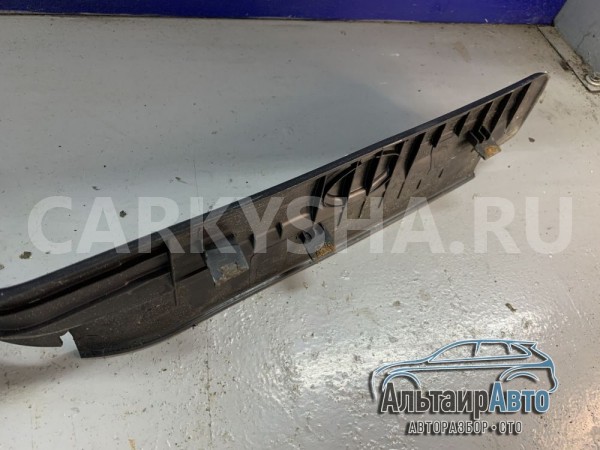 Накладка порога правая внут Land Rover Discovery 3 Land Rover Discovery оригинальный номер emh500140pvj