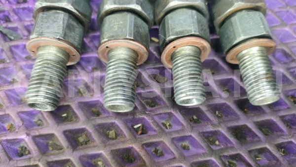 Форсунки топливные Nissan Terrano WD21 TD27T Nissan Terrano 