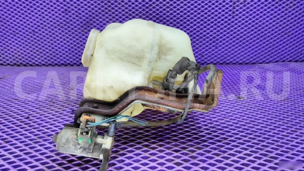 Бачок омывателя Nissan Terrano WD21 TD27T Nissan Terrano 