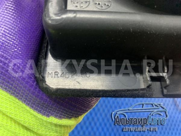 Накладка панели приборов Mitsubishi Pajero 3 Mitsubishi i оригинальный номер MR402460