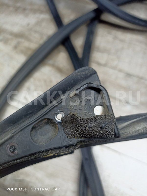 Уплотнительная резинка боковой двери Nissan X-Trail III (2013—2019) Nissan X-Trail оригинальный номер 808304cb0a