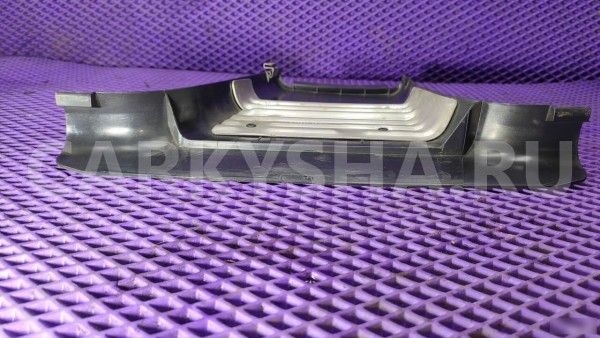 Накладка стойки Mercedes-Benz W210 Mercedes-Benz E-klasse оригинальный номер 2106902130