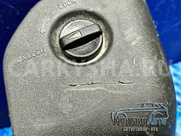 Заглушка обшивки багажника левая правая Pajero 4 3 Mitsubishi i оригинальный номер MR402293