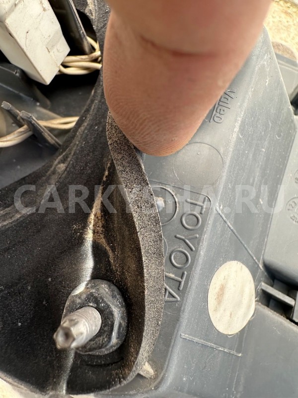 Фонарь задний правый Toyota Avensis T270 Toyota Avensis оригинальный номер 8155105250