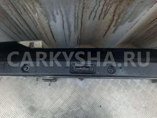 Крышка багажника нижняя задний борт Range Rover 3 Land Rover Range Rover оригинальный номер LR018131