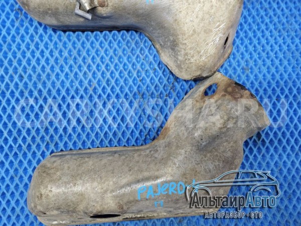 Кожух выпускного коллектора левый правый Pajero 4 Mitsubishi i оригинальный номер 1555A275