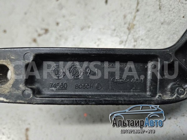 Поводок дворника передний правый Ford C-Max Ford C-MAX оригинальный номер 3m5117526