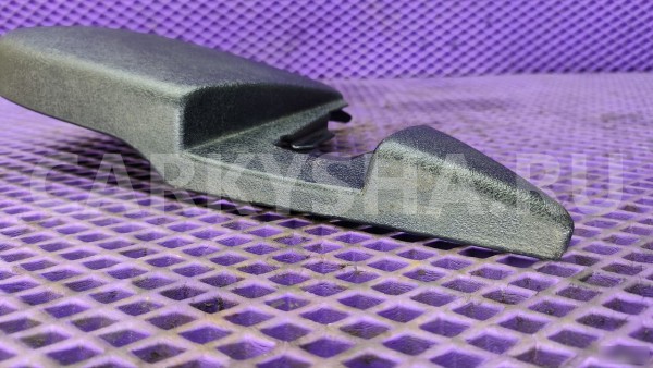 Накладка сиденья правого Mercedes-Benz W210 Mercedes-Benz E-klasse оригинальный номер 2109180630