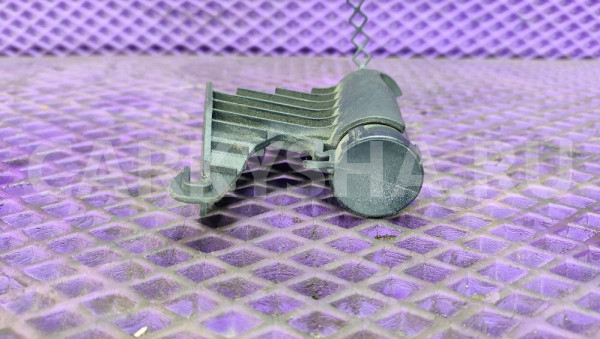 Демпфер бардачка Mercedes-Benz W124 Mercedes-Benz W124 оригинальный номер 1246892714