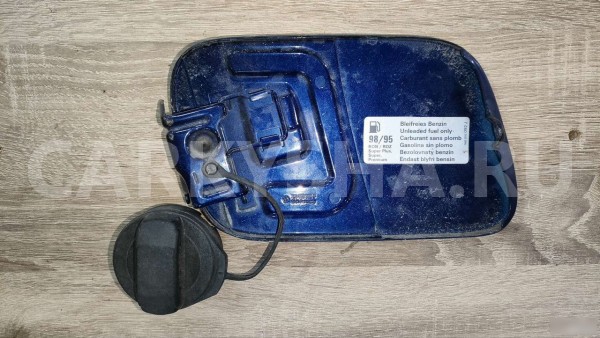 Крышка лючка бензобака Туарег Volkswagen Touareg оригинальный номер 7L6809905B