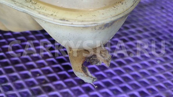 Расширительный бачок Mercedes-Benz W124 Mercedes-Benz W124 оригинальный номер 1245000649