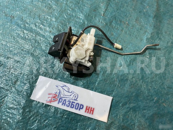 Замок крышки багажника Mazda CX-7 Mazda 2 оригинальный номер EH10-62-310 EH1062310