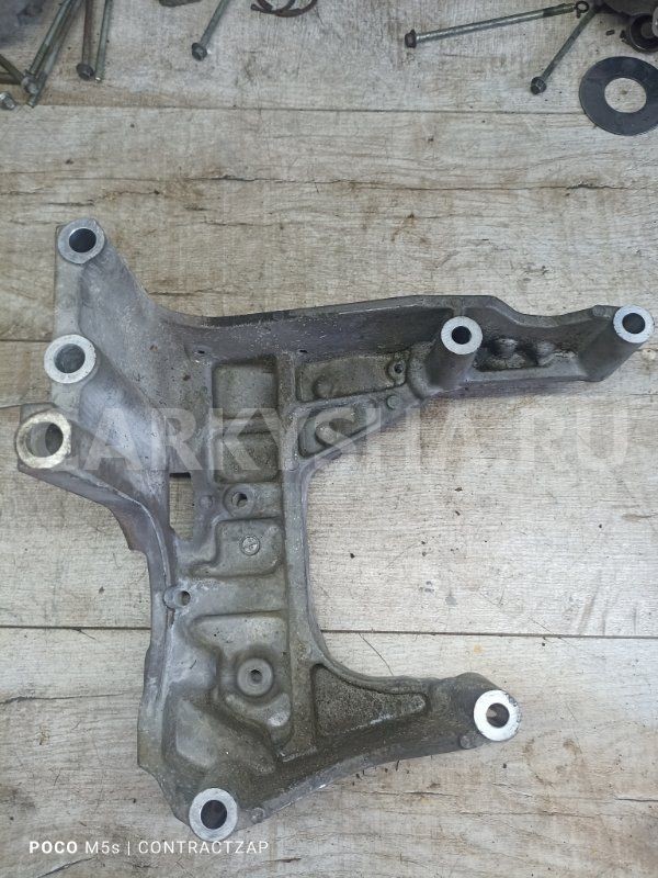 Кронштейн двигателя Nissan X-Trail II (2007—2011) Nissan X-Trail оригинальный номер 13507JA00A