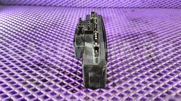 Блок реле Mercedes-Benz W210 Mercedes-Benz E-klasse оригинальный номер 2105400472