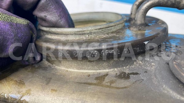 Бачок омывателя Mercedes-Benz E-Class W210 W202 Mercedes-Benz E-klasse оригинальный номер 2108601160