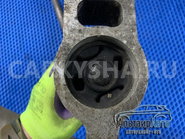 Рычаг передний правый нижний Volkswagen Tiguan 1 Volkswagen Tiguan оригинальный номер 3C0407151E