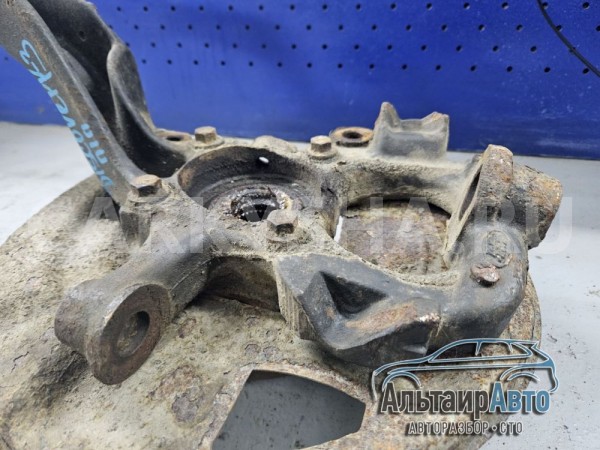 Кулак поворотный передний правый Discovery III Land Rover Discovery оригинальный номер RUB000224