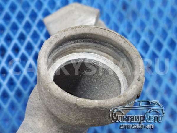 Фланец системы охлаждения  Pajero 4 трубка патрубо Mitsubishi i оригинальный номер 1305A153