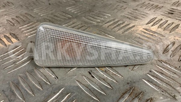 Повторитель поворота в крыло Renault Sandero Renault 14 