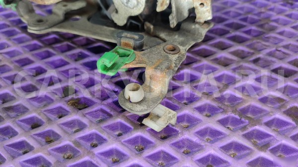 Замок двери передней левой Nissan Terrano WD21 Nissan Terrano 