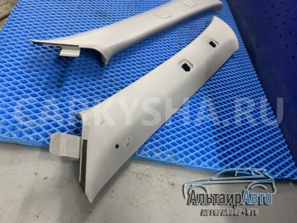 Накладка стойки передней Mitsubishi Pajero 3 Mitsubishi i оригинальный номер MR391036