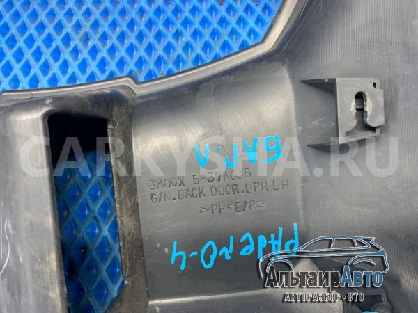 Накладка двери багажника Mitsubishi pajero 4 Mitsubishi i оригинальный номер 5837A005