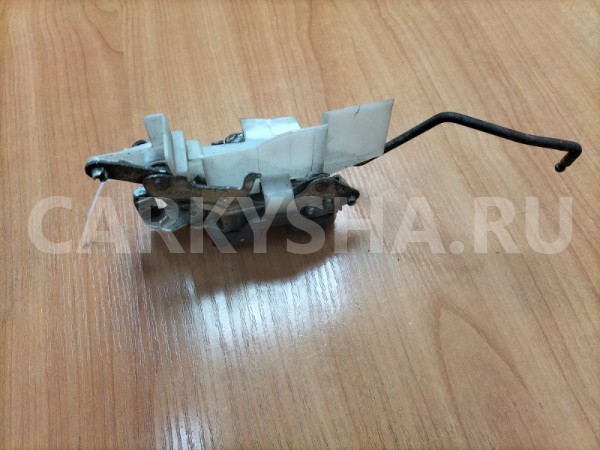 Замок двери передний правый Toyota Carina E AТ191 Toyota Carina оригинальный номер 6903020450