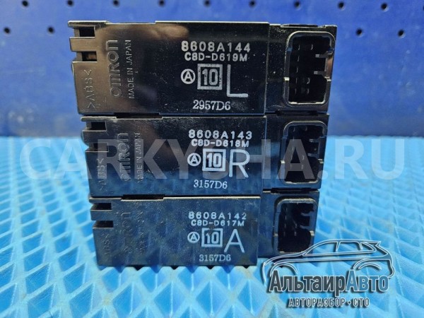 Кнопка стеклоподъемника двери Mitsubishi Pajero 4 Mitsubishi i оригинальный номер 8608A142