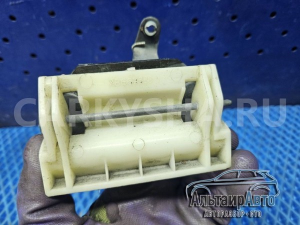 Ручка открывания багажника Mitsubishi Pajero 4 Mitsubishi i оригинальный номер xb6693381