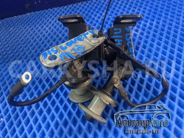 Петля двери крышки багажника комплект Discovery 3 Land Rover Discovery оригинальный номер BHB780030