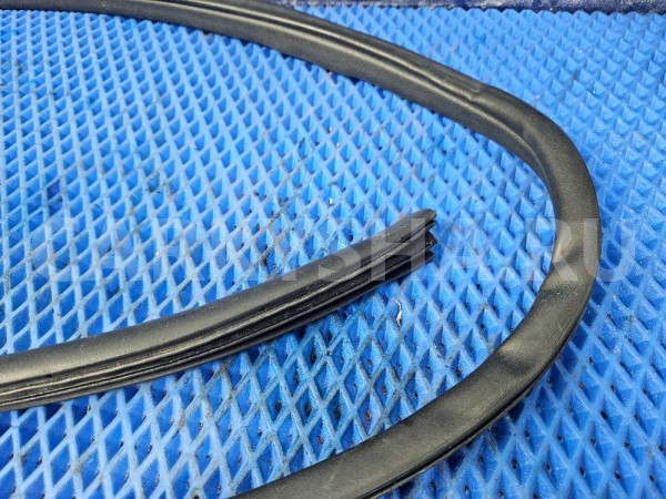 Уплотнитель двери зад лев Toyota Avensis 2 T250 Toyota Avensis оригинальный номер 6233205070B0