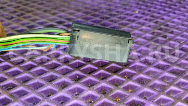 Разъем Mercedes-Benz W124 0005458128 Mercedes-Benz W124 оригинальный номер 0065458128