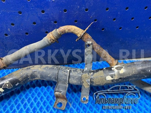 Горловина топливного бака mitsubishi pajero 4 V75W Mitsubishi i оригинальный номер MR342817