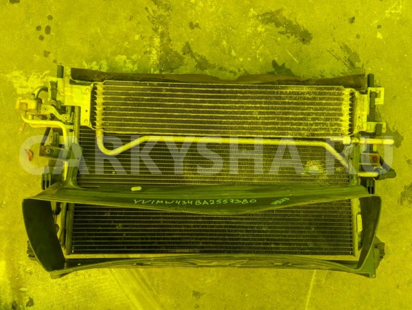 Радиатор охлаждения Volvo V50 