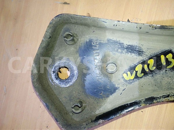 Кронштейн задней балки Mercedes-Benz E-класс W212/S212/C207/A207 рестайлинг (2013—2016) Mercedes-Benz E-klasse оригинальный номер a2043520146