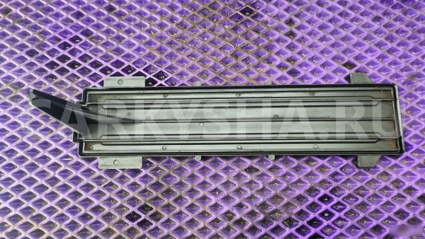 Крышка салонного фильтра Mercedes-Benz W210 Mercedes-Benz E-klasse оригинальный номер 2028350440