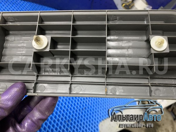 Накладка порога передняя правая Pajero 4 Mitsubishi i оригинальный номер 1MR402149