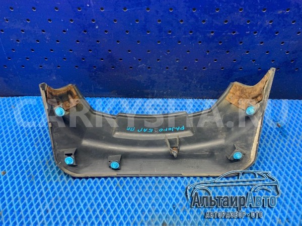 Накладка двери багажника Mitsubishi Pajero 4 Mitsubishi i оригинальный номер 5837A006